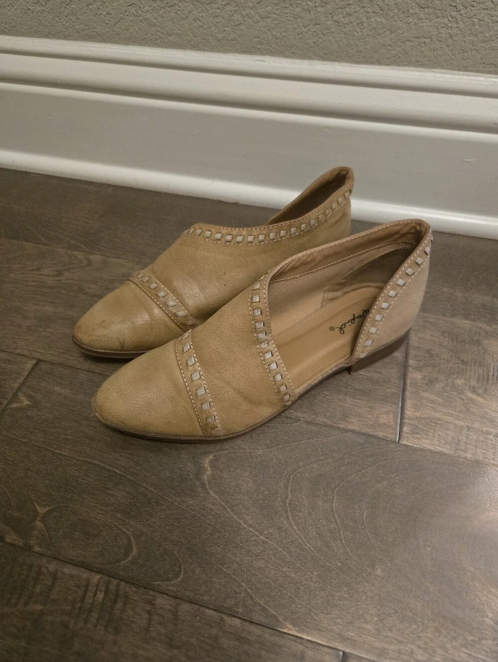 Qupid Womens Size 7.5 Brown Pointed Toe, Slip On Flats